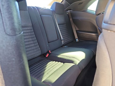 Used 2014 Dodge Challenger R/T image 10