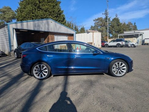 Used 2018 Tesla Model 3 Long Range image 4