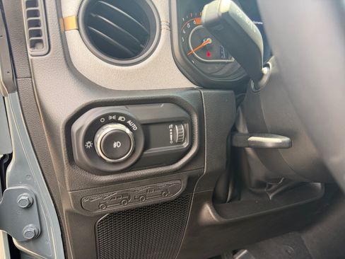 Used 2025 Jeep Wrangler Sport AWD/4WD image 11