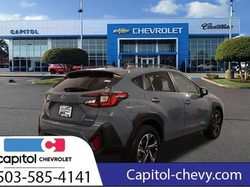 Used 2025 Subaru Crosstrek 2.0i Premium AWD/4WD image 2