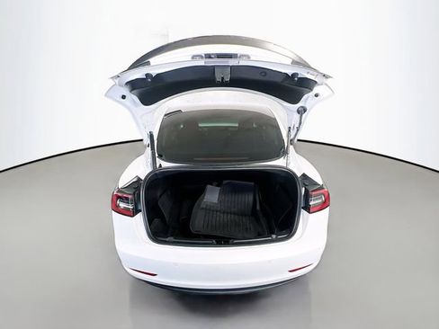 Used 2021 Tesla Model 3 Performance image 27