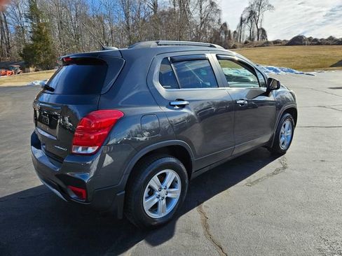 Used 2019 Chevrolet Trax LT w/ LT Convenience Package image 7