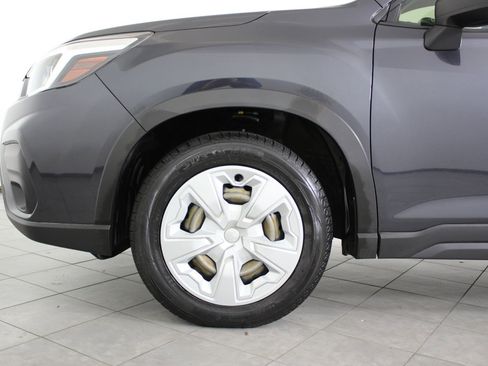 Used 2019 Subaru Forester 2.5i image 11