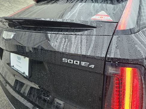 New 2026 Cadillac Optiq Luxury 2 image 18