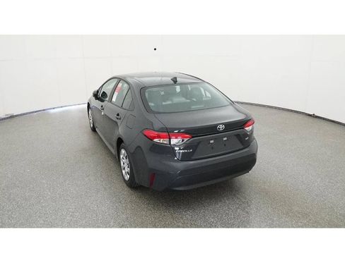 Used 2025 Toyota Corolla LE FWD image 8