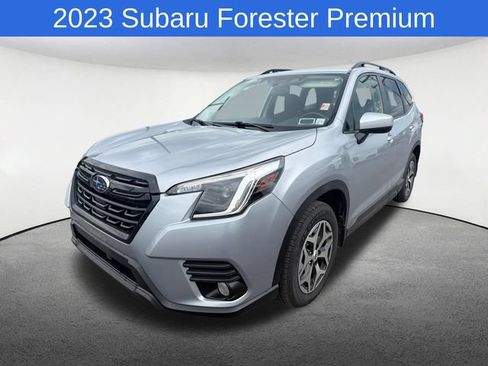 Used 2023 Subaru Forester Premium AWD/4WD image 1