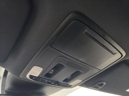 Used 2025 Honda Pilot TrailSport image 23