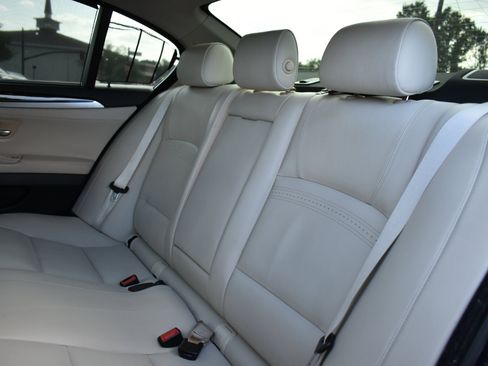 Used 2015 BMW 550i Sedan image 28