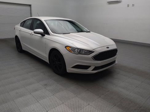 Used 2018 Ford Fusion SE image 13