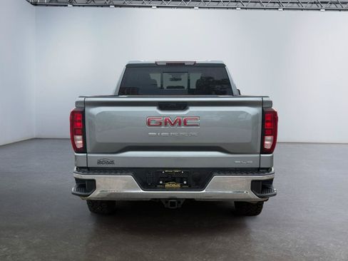 Used 2024 GMC Sierra 1500 SLE w/ Preferred Package AWD/4WD image 4
