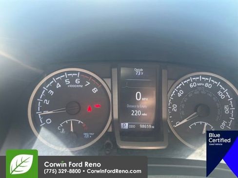 Used 2017 Toyota Tacoma SR5 AWD/4WD image 15