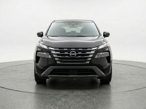Used 2025 Nissan Rogue SV AWD/4WD image 2