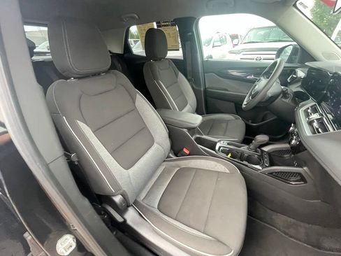 Used 2025 Chevrolet TrailBlazer LT FWD image 27