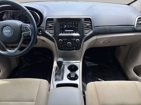 Used 2020 Jeep Grand Cherokee Laredo RWD image 13