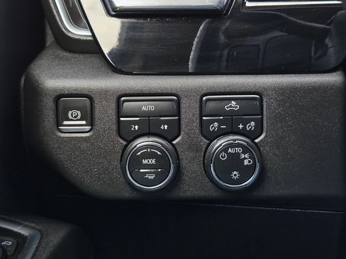 Used 2023 Chevrolet Silverado 1500 LT AWD/4WD image 20