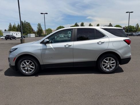 Used 2022 Chevrolet Equinox LT w/ Driver Convenience Package FWD image 5