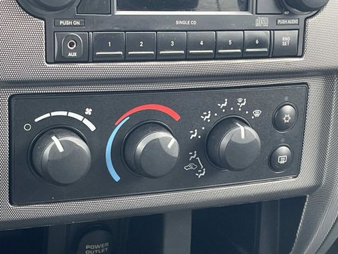 Used 2007 Dodge Dakota SLT image 16