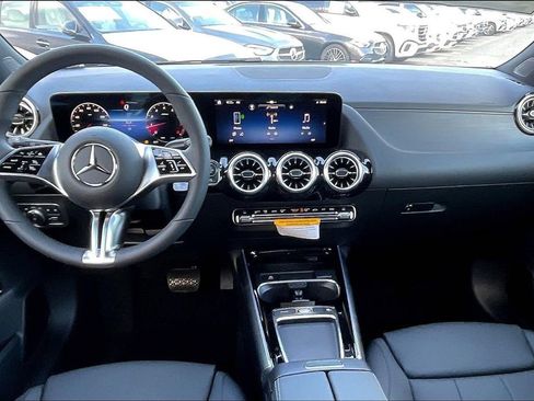 New 2026 Mercedes-Benz GLA 250 4MATIC image 5