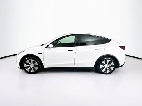 Used 2021 Tesla Model Y Long Range image 4