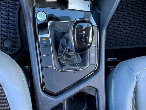 Certified 2023 Volkswagen Taos SE w/ Panoramic Sunroof Package image 28