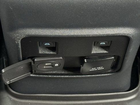 Used 2023 Ford Bronco Wildtrak image 30