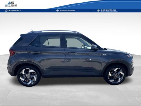 Used 2025 Hyundai Venue SEL FWD image 6