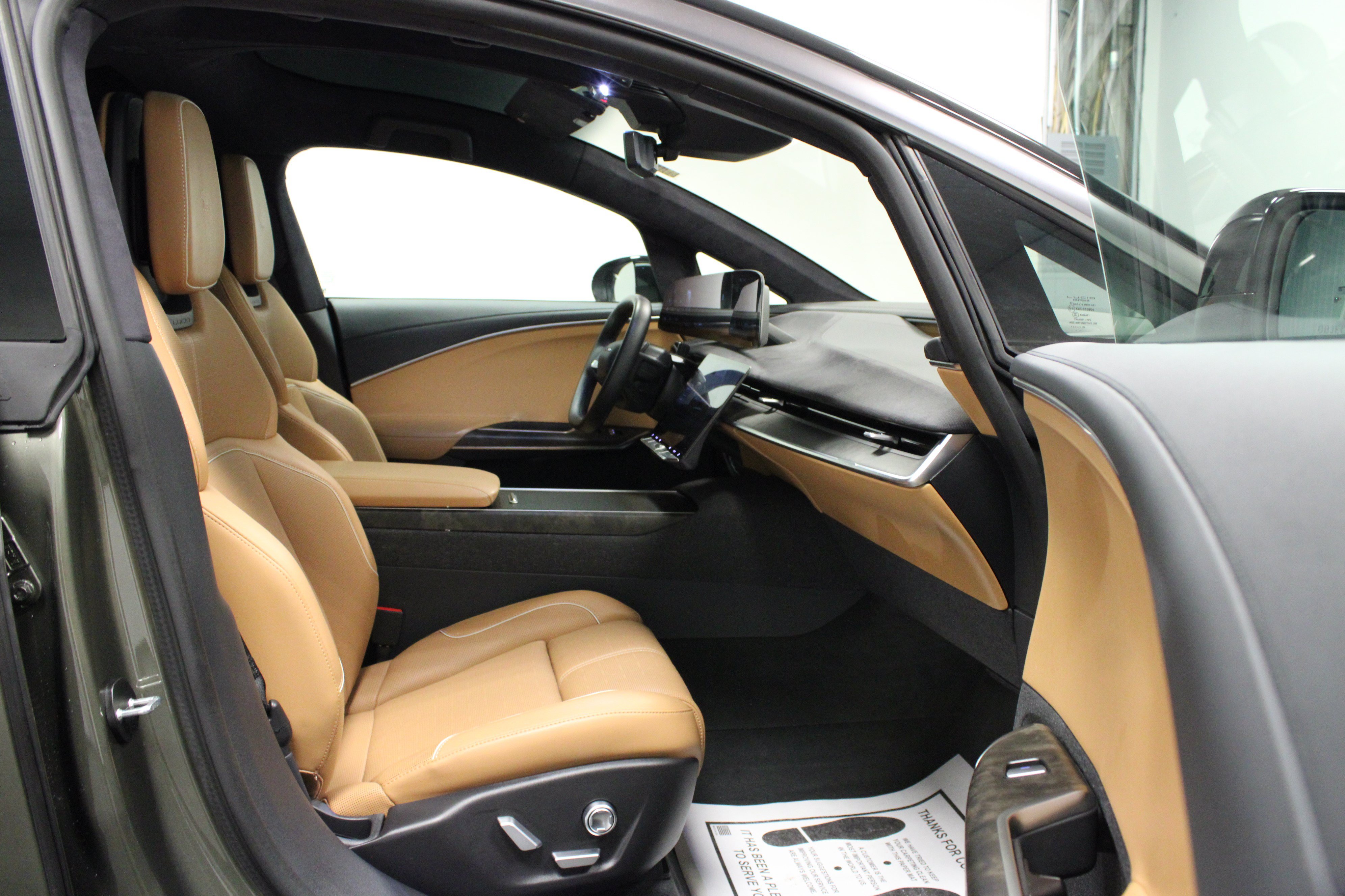 Used 2026 Lucid Gravity Grand Touring AWD/4WD image 16