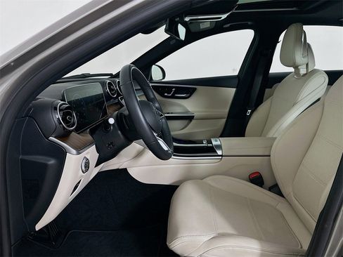 Used 2024 Mercedes-Benz C 300 Sedan image 8
