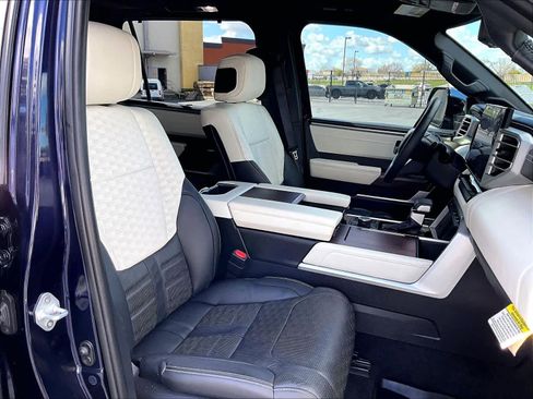 Used 2023 Toyota Sequoia Capstone image 10