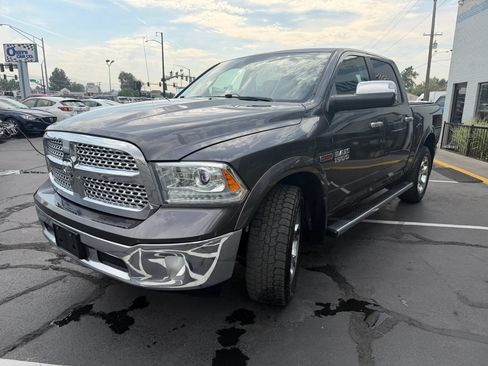 Used 2017 RAM 1500 Laramie AWD/4WD image 3