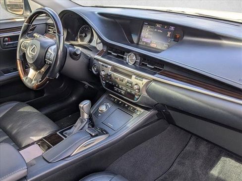 Used 2016 Lexus ES 350 w/ Luxury Package w/Wood Trim image 19