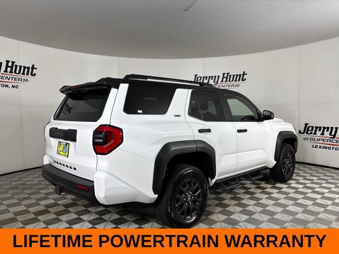 Used 2025 Toyota 4Runner SR5 AWD/4WD image 6