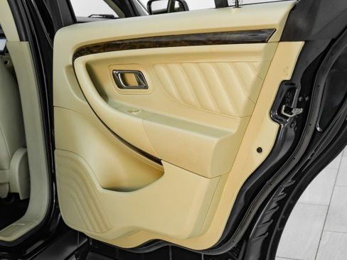 Used 2019 Ford Taurus Limited image 42