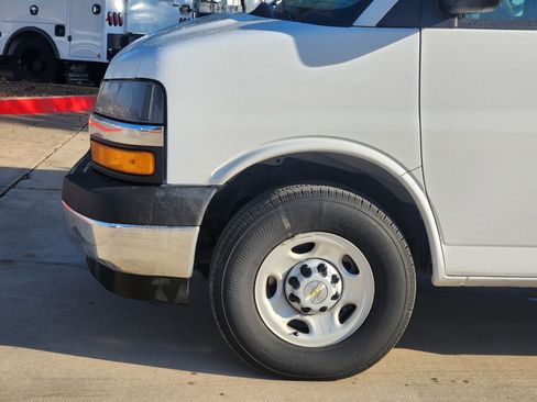New 2025 Chevrolet Express 3500 w/ Power Convenience Package image 14
