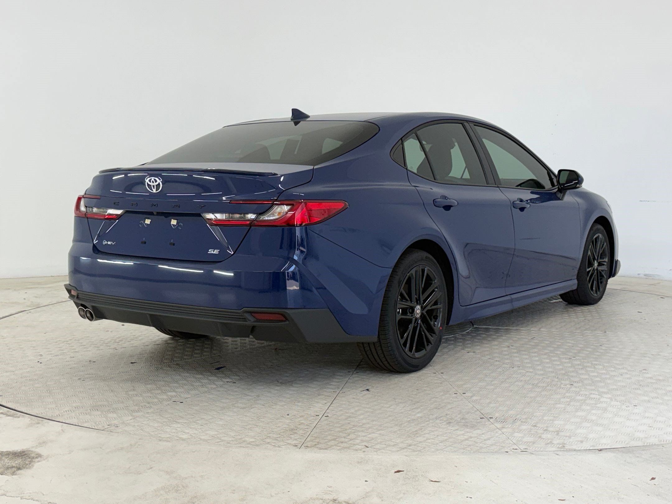 Used 2026 Toyota Camry SE w/ Convenience Package FWD image 9