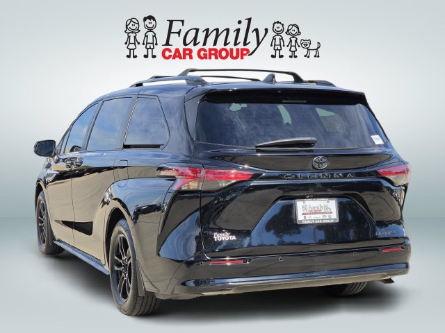 Used 2026 Toyota Sienna Platinum AWD/4WD image 3