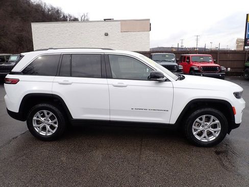 Used 2023 Jeep Grand Cherokee Limited image 8