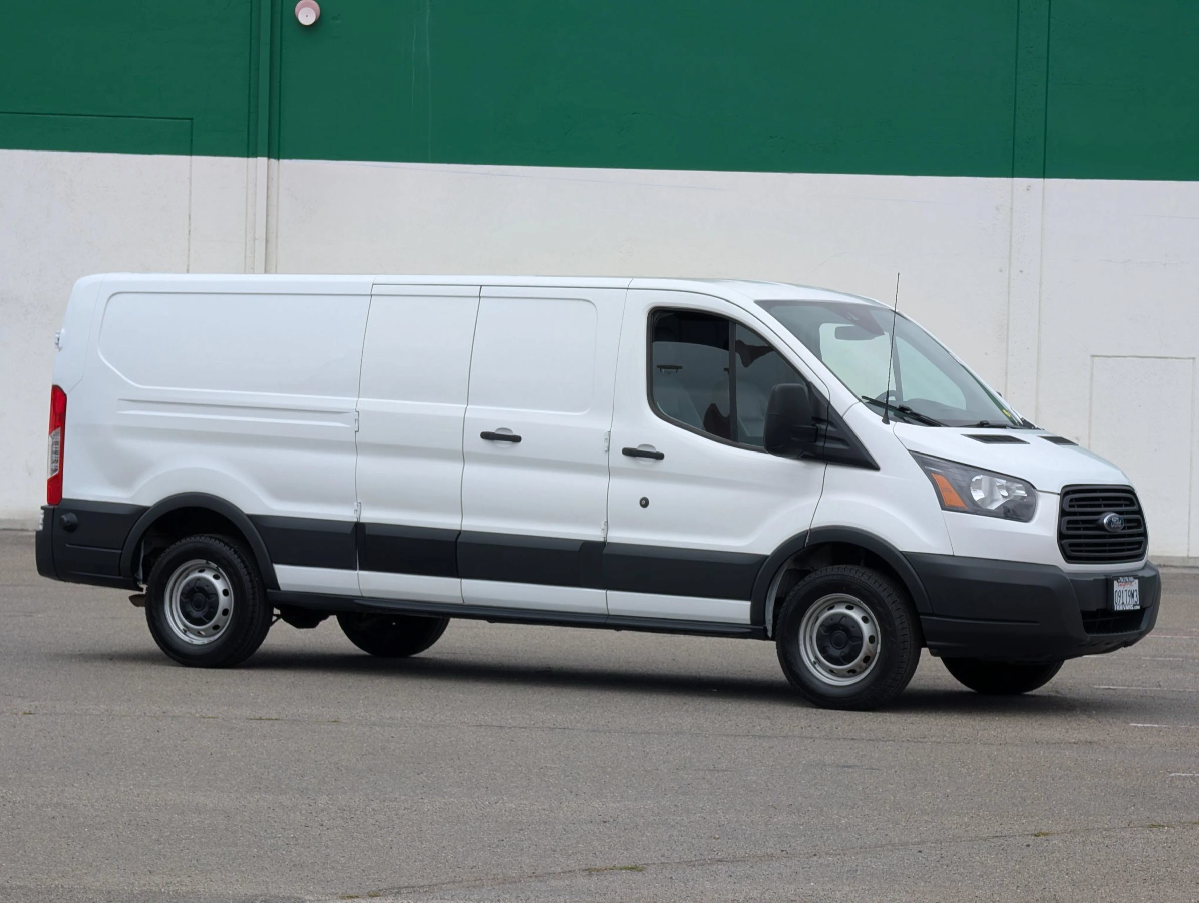 Used 2018 Ford Transit 150 148 Low Roof RWD image 1
