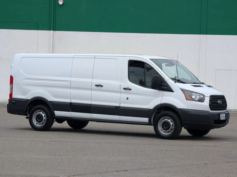 Used 2018 Ford Transit 150 148 Low Roof RWD image 1