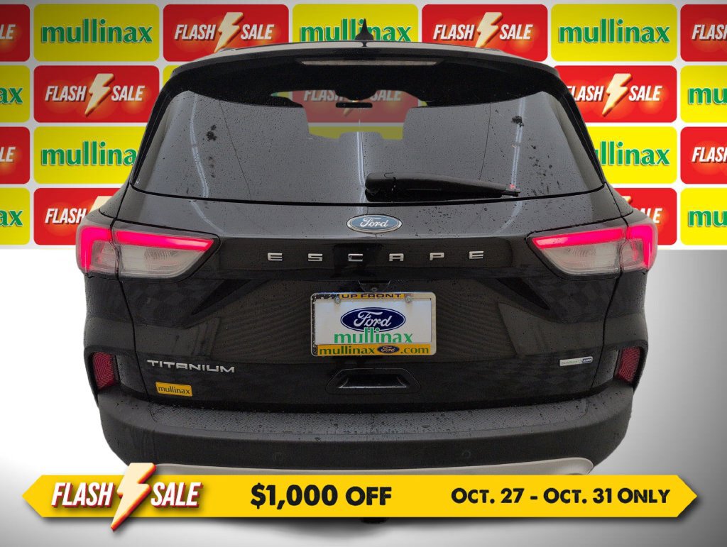 Certified 2020 Ford Escape Titanium AWD/4WD image 31
