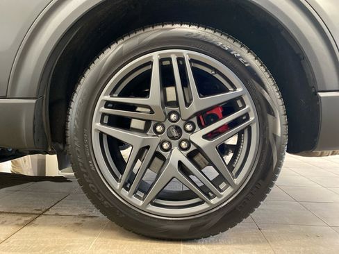 Certified 2025 Ford Explorer ST image 26