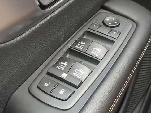 New 2026 Chrysler Pacifica Select image 21