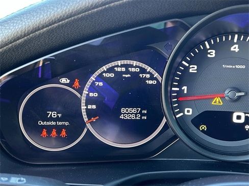 Used 2021 Porsche Panamera image 35