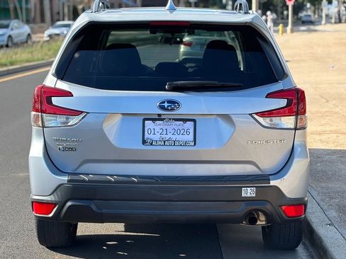 Used 2020 Subaru Forester Premium image 4