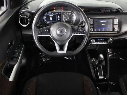 Certified 2020 Nissan Kicks SR image 7