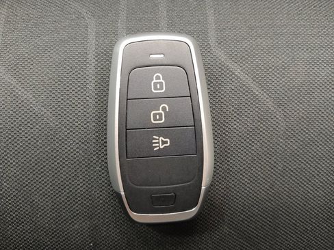 Used 2019 Chevrolet Trax LT w/ LT Convenience Package image 32