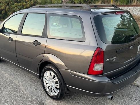 Used 2005 Ford Focus SE image 4