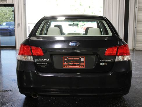 Used 2012 Subaru Legacy 2.5i Premium AWD/4WD image 4