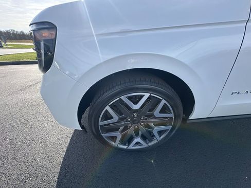 New 2026 Ford Expedition Platinum image 16