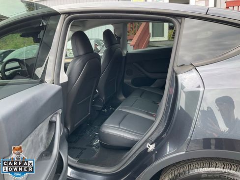 Used 2024 Tesla Model Y 2WD image 21